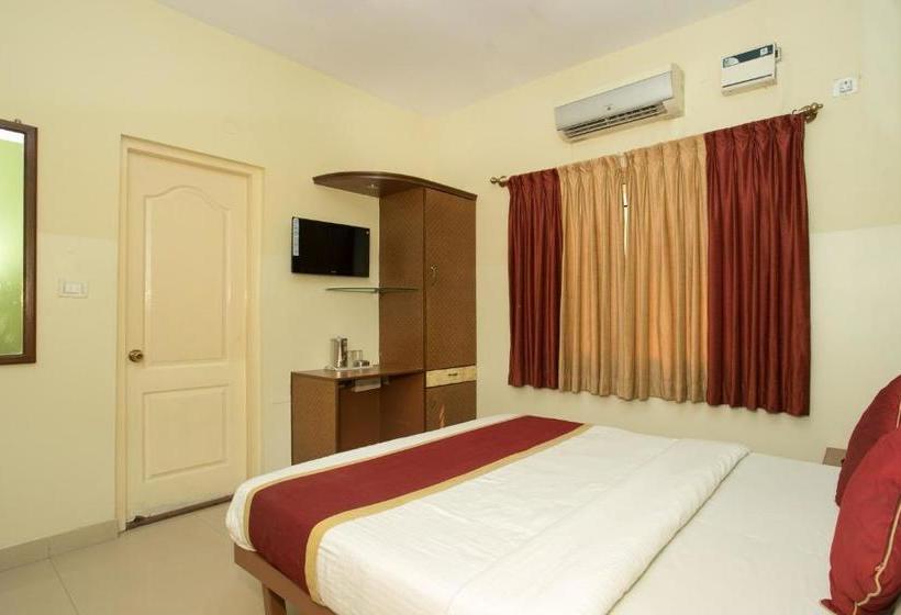 בית מלון כפרי Oyo 10478 Famous Golden Inn