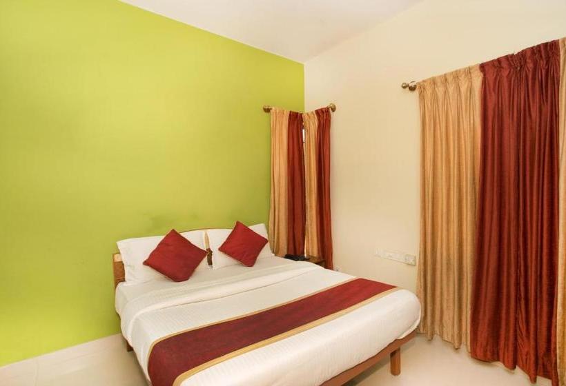 בית מלון כפרי Oyo 10478 Famous Golden Inn