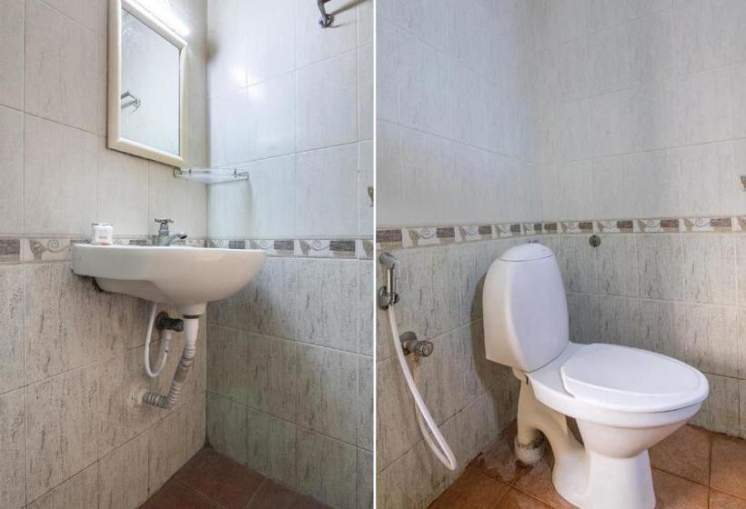 בית מלון כפרי Oyo 10478 Famous Golden Inn