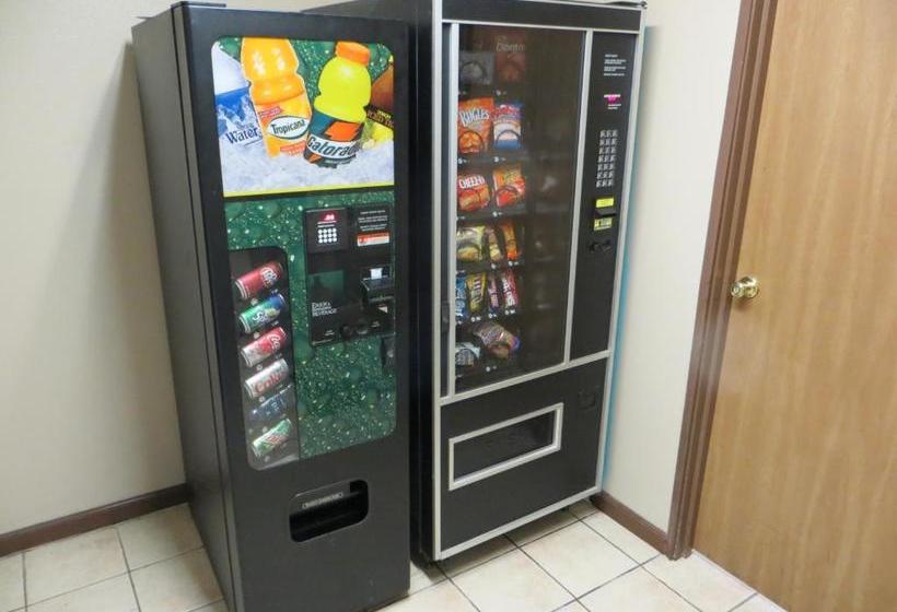 Отель Knights Inn Memphis At Macon Cove