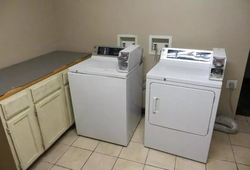 호텔 Knights Inn Memphis At Macon Cove