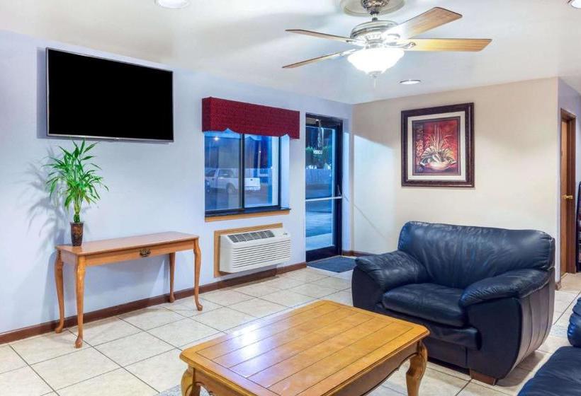 Отель Knights Inn Memphis At Macon Cove