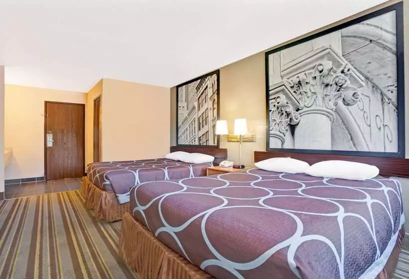 ホテル Super 8 By Wyndham Louisville Airport