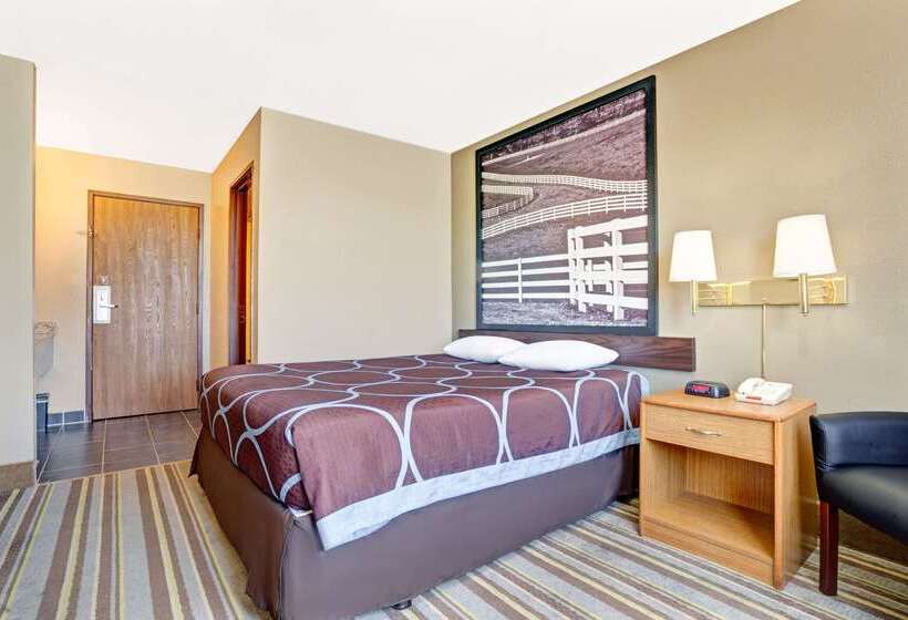 فندق Super 8 By Wyndham Louisville Airport