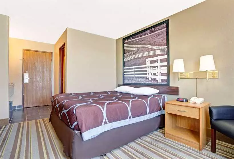 ホテル Super 8 By Wyndham Louisville Airport