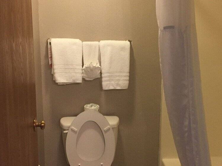 فندق Super 8 By Wyndham Louisville Airport