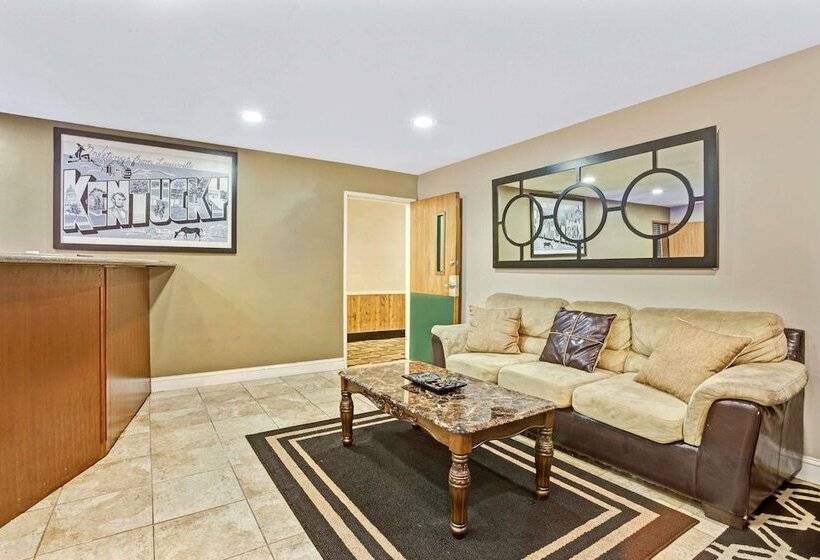 فندق Super 8 By Wyndham Louisville Airport