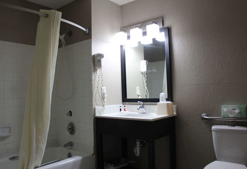 Отель Super 8 By Wyndham Wyoming/grand Rapids Area