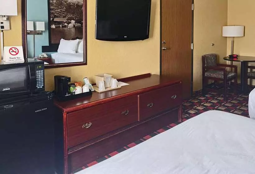 فندق على الطريق Econo Lodge