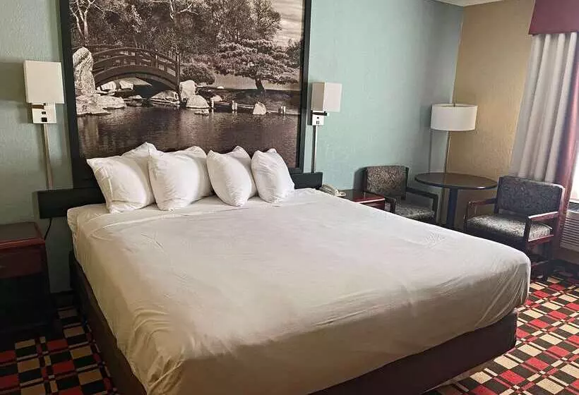 فندق على الطريق Econo Lodge