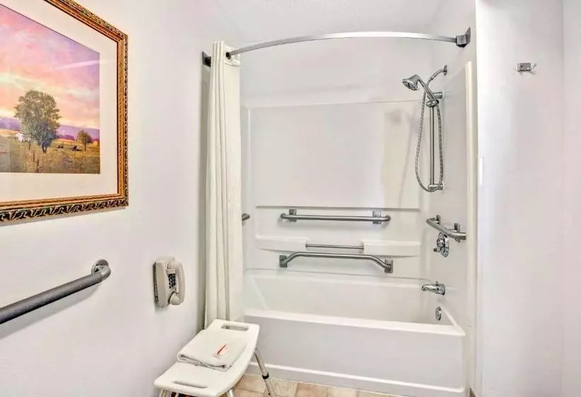 Мотель Super 8 By Wyndham Aberdeen West