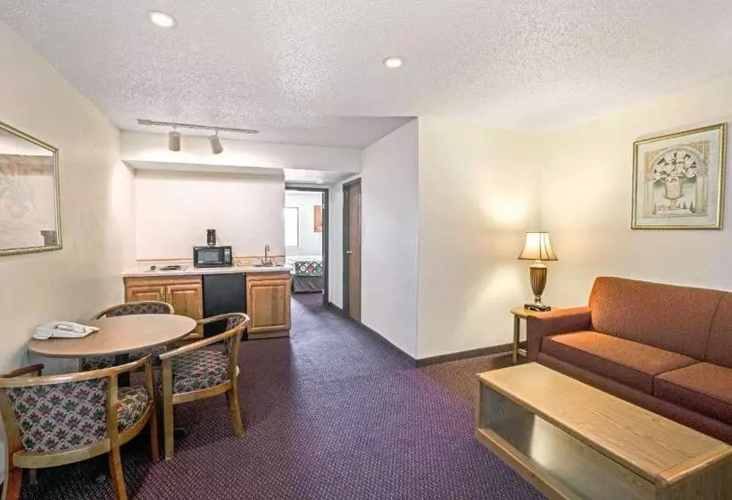 Мотель Super 8 By Wyndham Aberdeen West