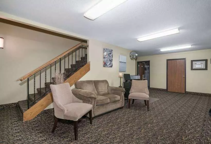 汽车旅馆  Super 8 By Wyndham Alexandria Mn