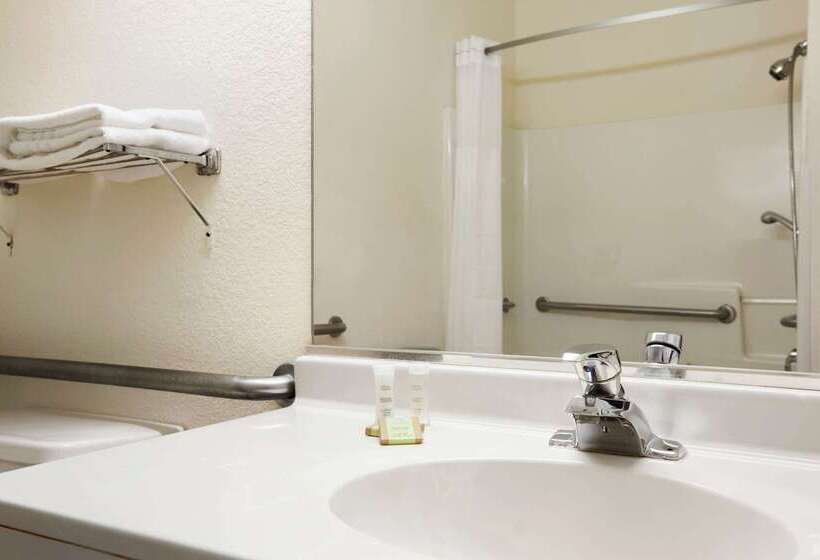 Motel Super 8 By Wyndham Aurora/naperville Area