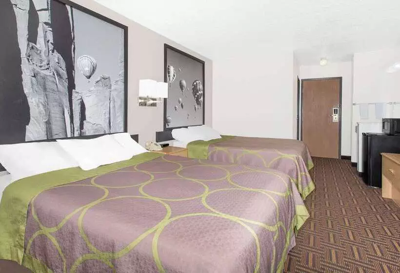 فندق على الطريق Super 8 By Wyndham Bloomfield