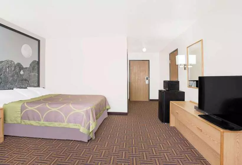 فندق على الطريق Super 8 By Wyndham Bloomfield