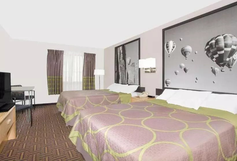 فندق على الطريق Super 8 By Wyndham Bloomfield