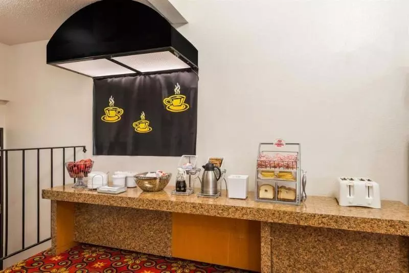 مُتل Super 8 By Wyndham Bridgeton/arpt/st Louis Area