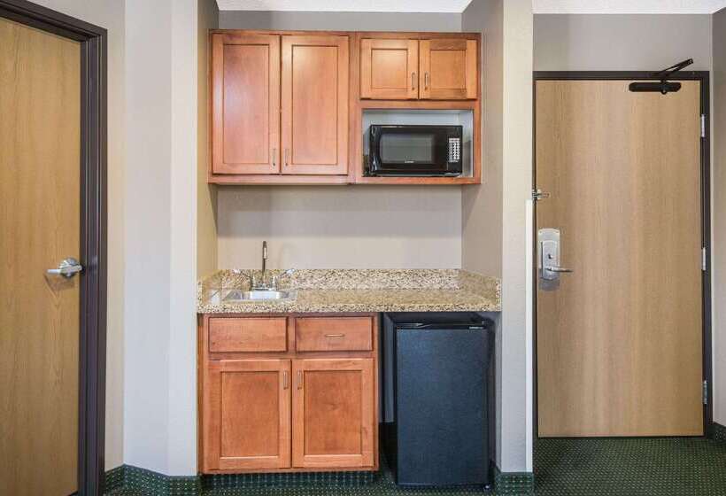 Мотель Super 8 By Wyndham Clearfield