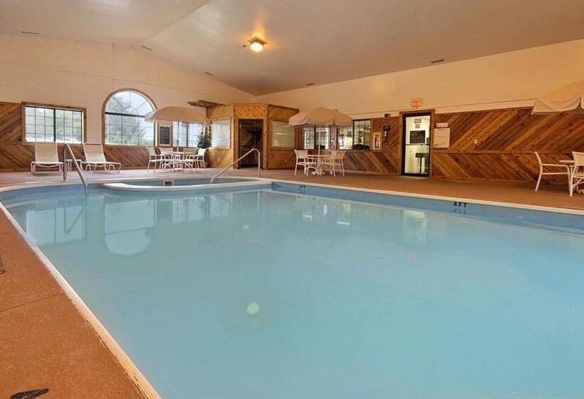 모텔 Super 8 By Wyndham Coshocton Roscoe Village