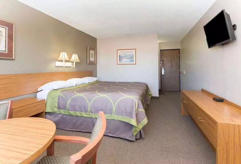 Motelli Super 8 By Wyndham Cos/hwy. 24 E/pafb Area