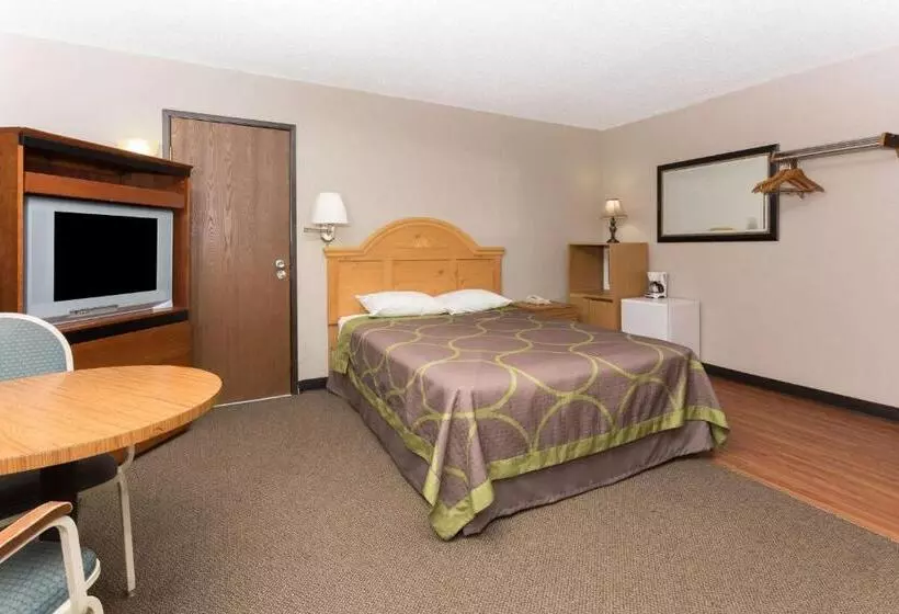 Motelli Super 8 By Wyndham Cos/hwy. 24 E/pafb Area