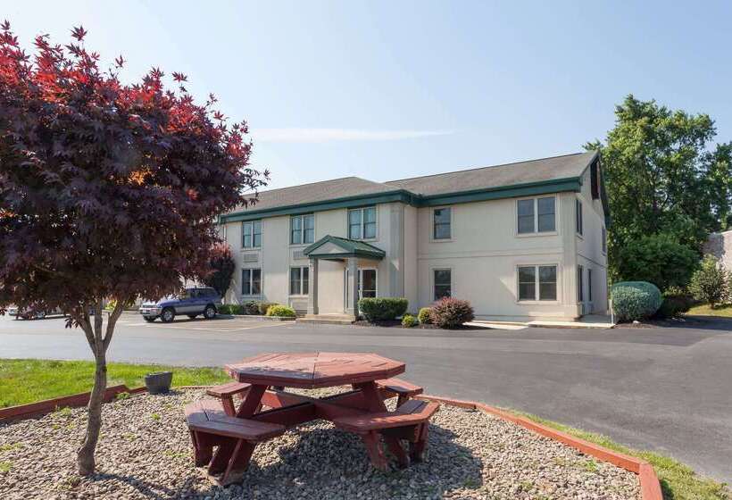 汽车旅馆  Super 8 By Wyndham Harrisburg Hershey West