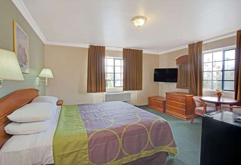 فندق على الطريق Super 8 By Wyndham Hollywood/la Area