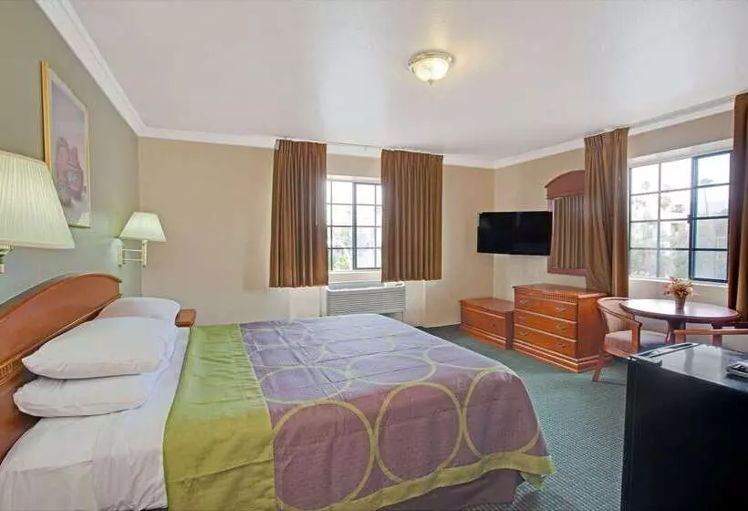 مُتل Super 8 By Wyndham Hollywood/la Area