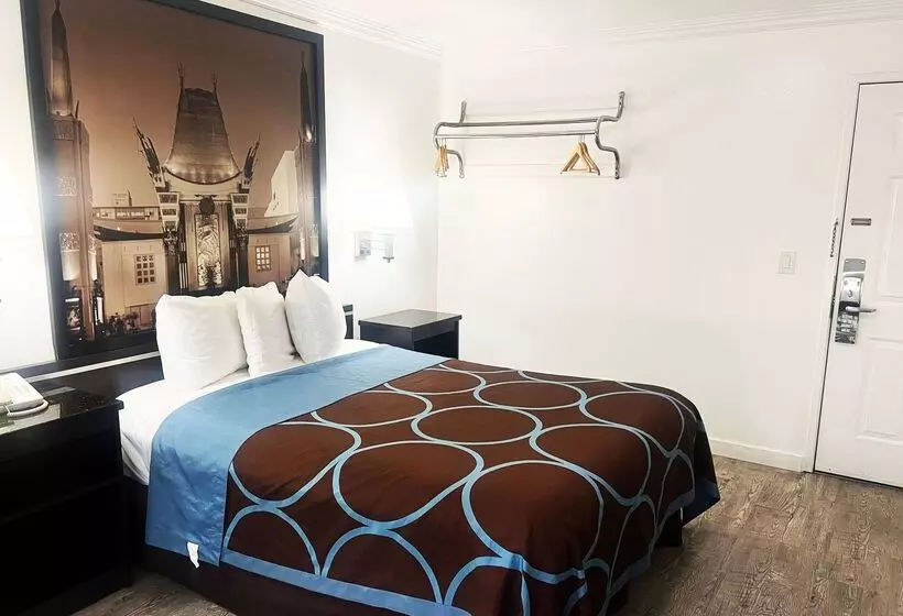 مُتل Super 8 By Wyndham Hollywood/la Area