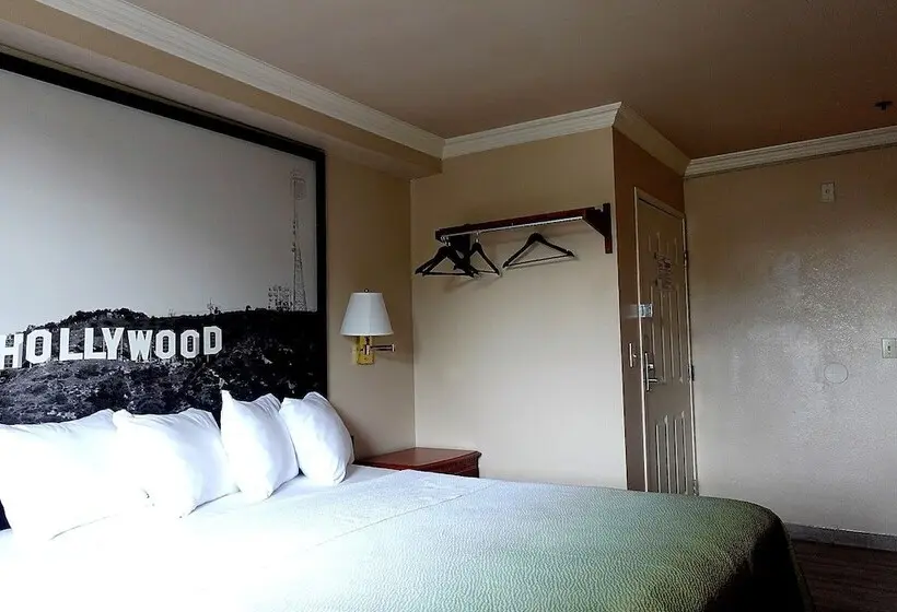 モーテル Super 8 By Wyndham Hollywood/la Area