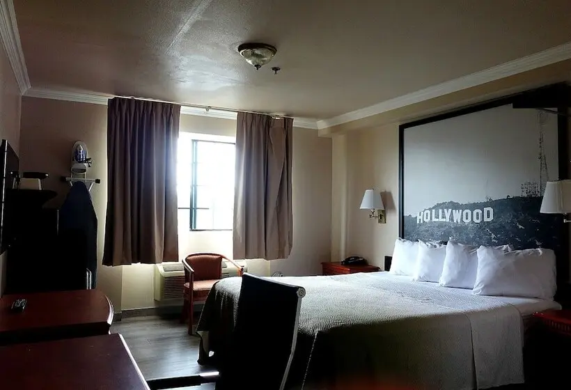 モーテル Super 8 By Wyndham Hollywood/la Area