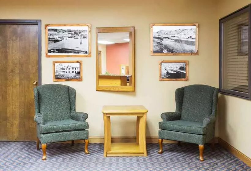 汽车旅馆  Super 8 By Wyndham Hot Springs