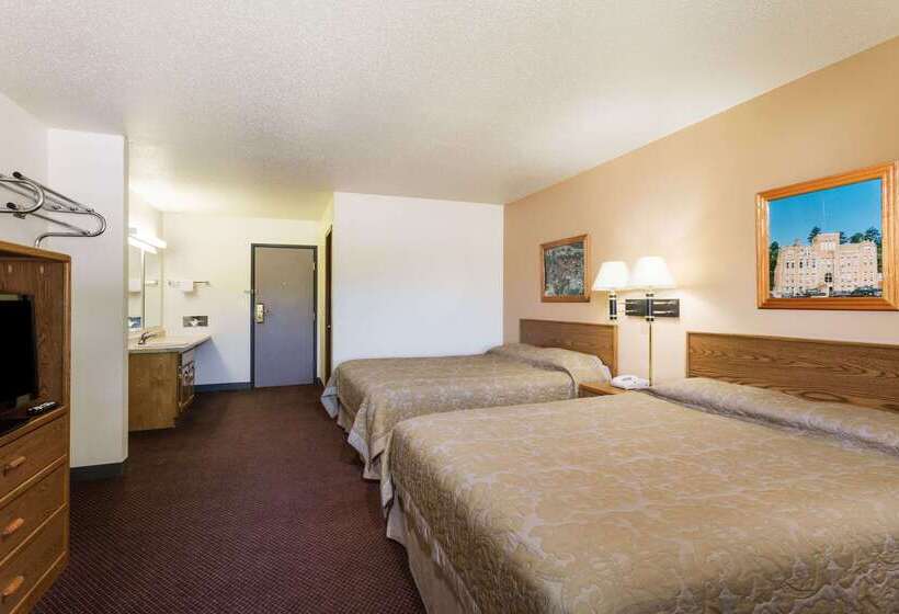 فندق على الطريق Super 8 By Wyndham Hot Springs