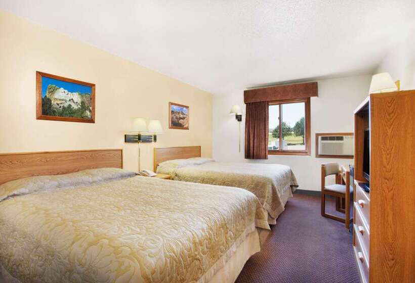 فندق على الطريق Super 8 By Wyndham Hot Springs