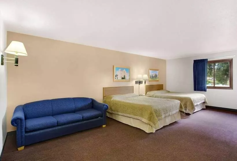 汽车旅馆  Super 8 By Wyndham Hot Springs