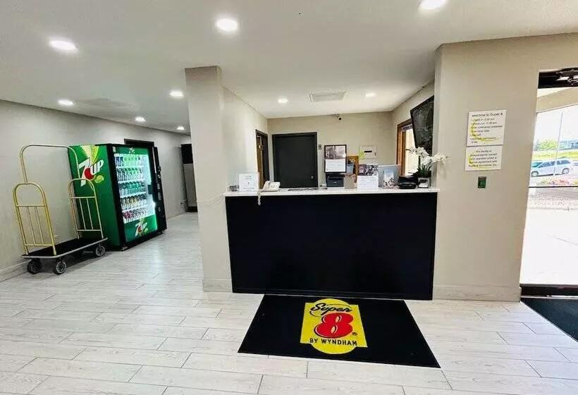 汽车旅馆  Super 8 By Wyndham Hot Springs