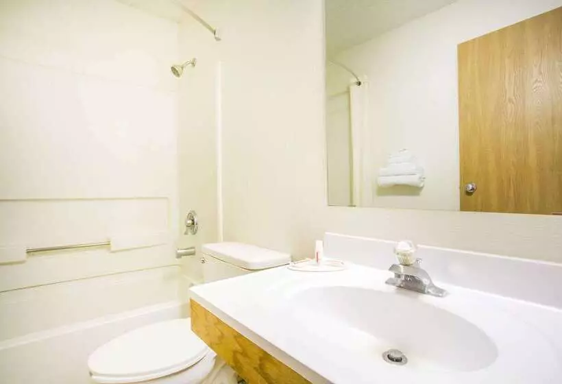 汽车旅馆  Super 8 By Wyndham Kingman