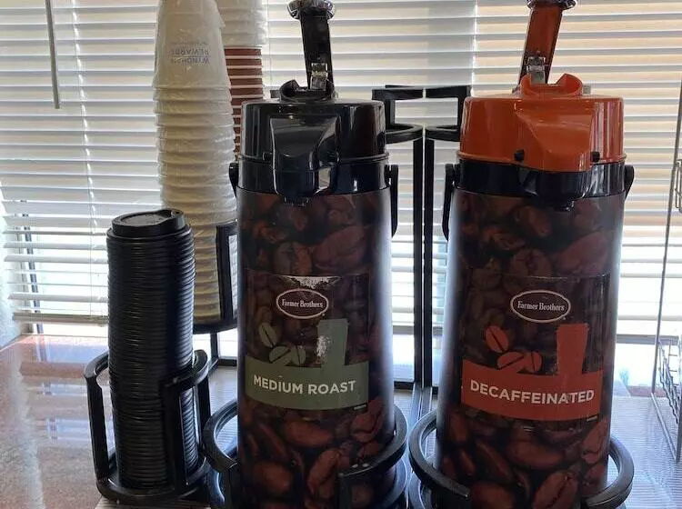 汽车旅馆  Super 8 By Wyndham Kingman