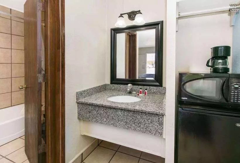 モーテル Super 8 By Wyndham Lubbock Civic Center North