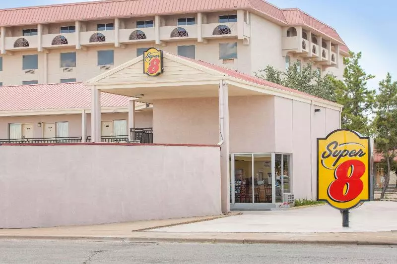 モーテル Super 8 By Wyndham Lubbock Civic Center North