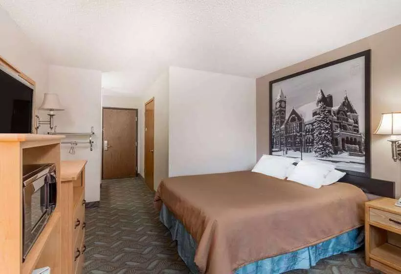 汽车旅馆  Super 8 By Wyndham Monroe Wi