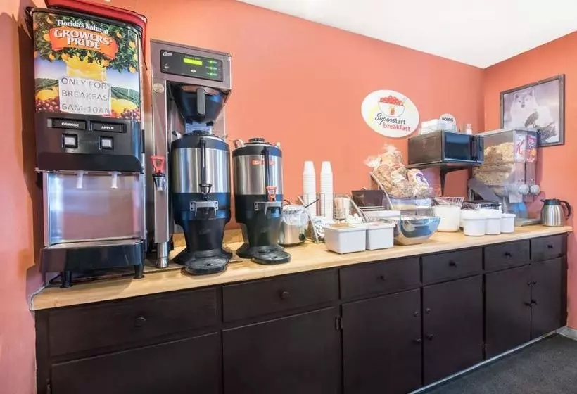 Motelli Super 8 By Wyndham Warroad