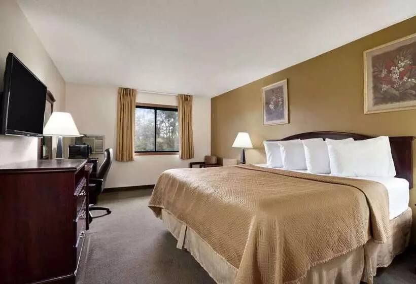 汽车旅馆  Travelodge By Wyndham La Porte/michigan City Area