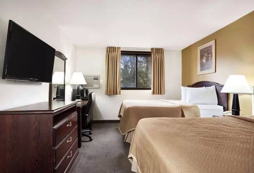 汽车旅馆  Travelodge By Wyndham La Porte/michigan City Area