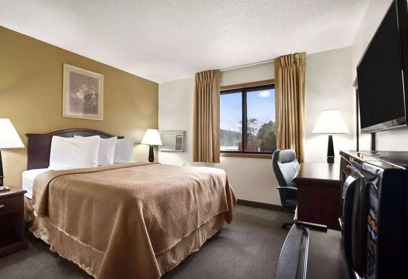 汽车旅馆  Travelodge By Wyndham La Porte/michigan City Area