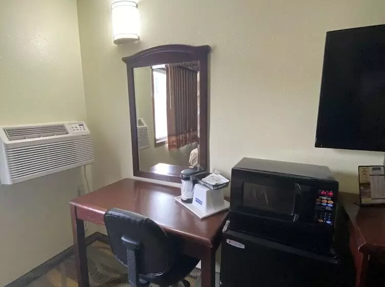 汽车旅馆  Travelodge By Wyndham La Porte/michigan City Area