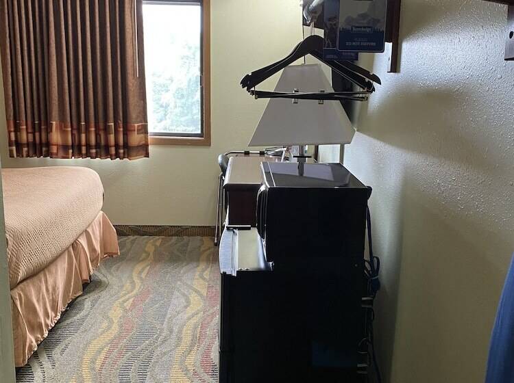 מוטל Travelodge By Wyndham La Porte/michigan City Area