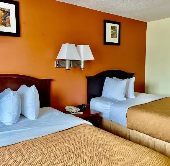 汽车旅馆  Travelodge By Wyndham La Porte/michigan City Area