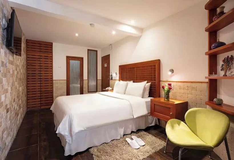 هتل Casa Del Balcon